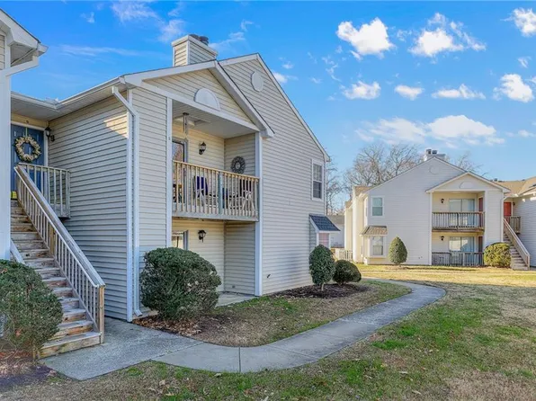 1605 Stone Moss Reach APT D, Chesapeake, VA 23320