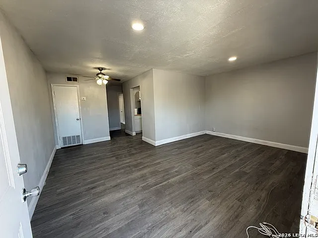 Building Photo - 11226 Belair Dr #2