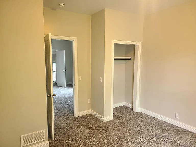 436 W Walnut St #2 — Photo 12