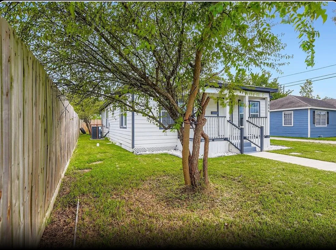3 bed, 1278 sqft, $2,000 — Photo 3
