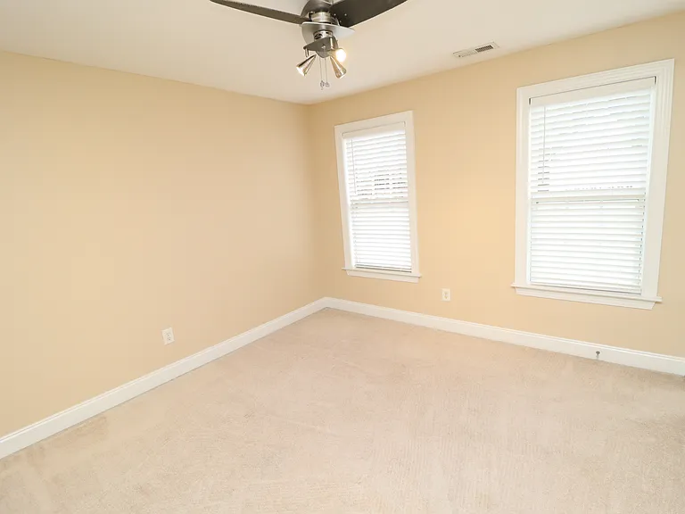 36 W Trafalgar Ct — Photo 26