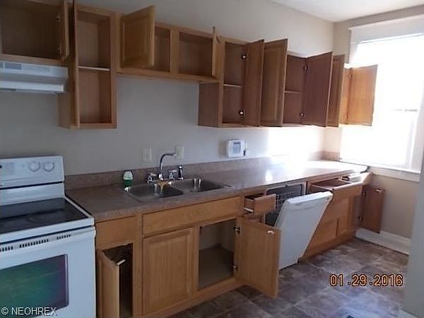 1st image of 212 N 8th St