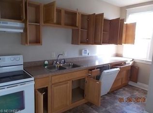 212 N 8th St, Martins Ferry, OH 43935