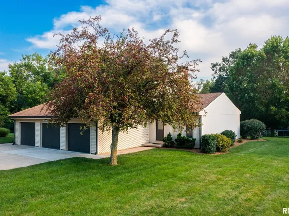 375 Norman Dr, Groveland, IL 61535