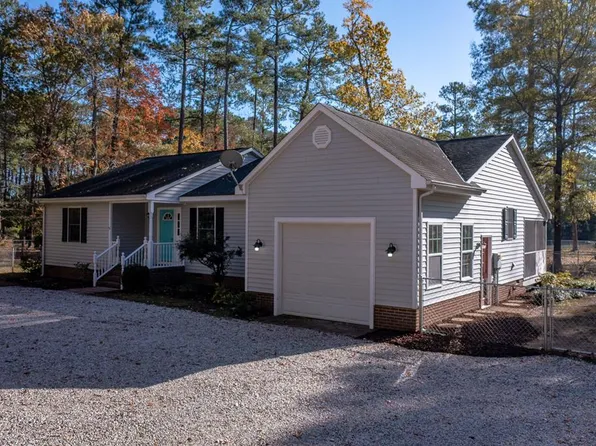 97 Railway Rd, Port Haywood, VA 23138