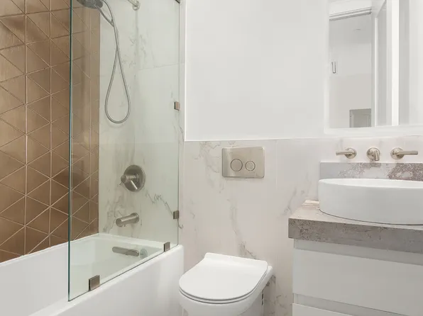 16 Melrose Street 4F image 5 of 5