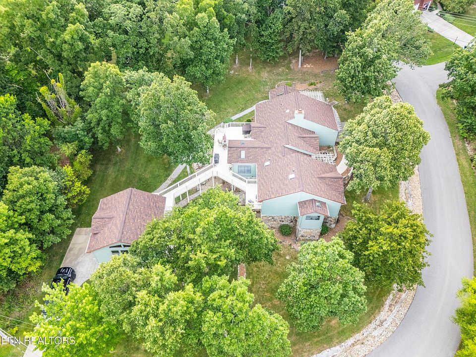 1st image of 146 Brokenwood Ln