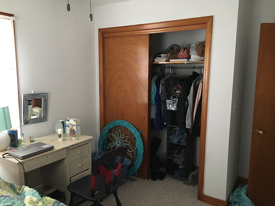 2nd image of 423B Lee St #B