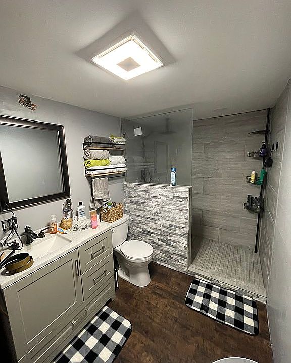 Upstairs bath 