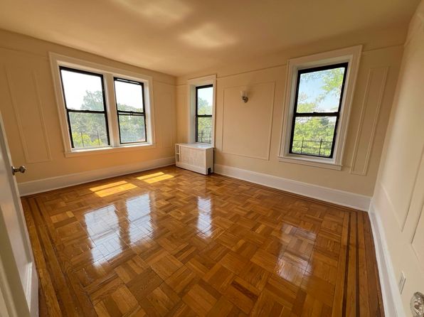 9323 218th St APT D4