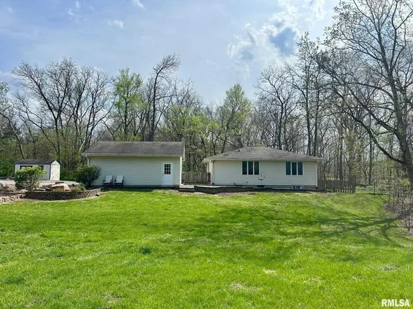 402 Pine St, East Peoria, IL 61611