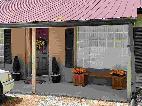 End unit with large window