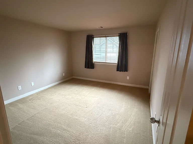 809 233rd Ave NE #809 — Photo 17