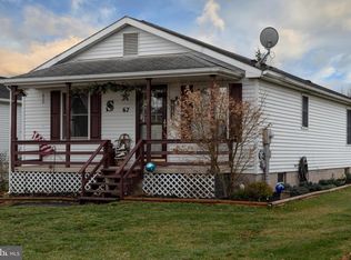 67 Fawn Ave, New Oxford, PA 17350