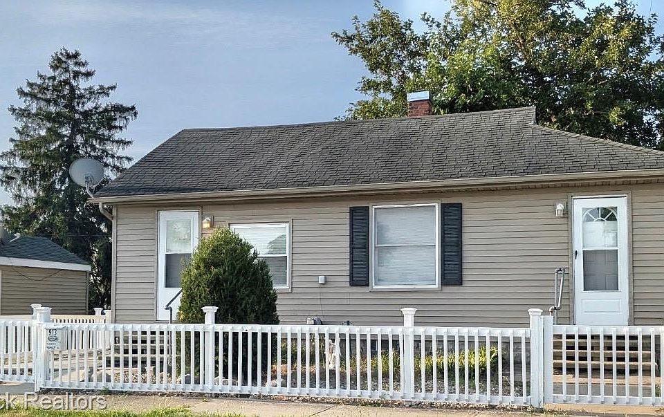 1st image of 913 Boston Ave