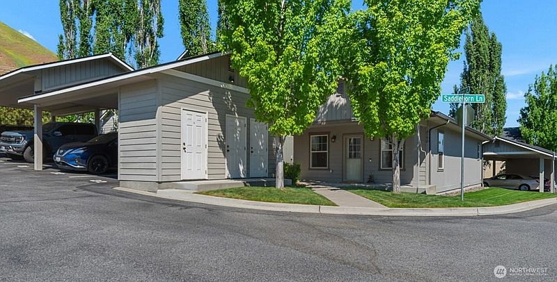 4th image of 2152 Roper Lane