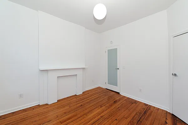 Rented by Aether Property Group | media 8