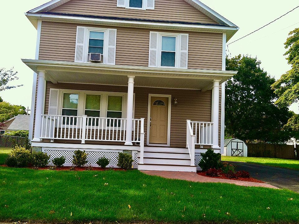 2nd image of 219 Palace Ave