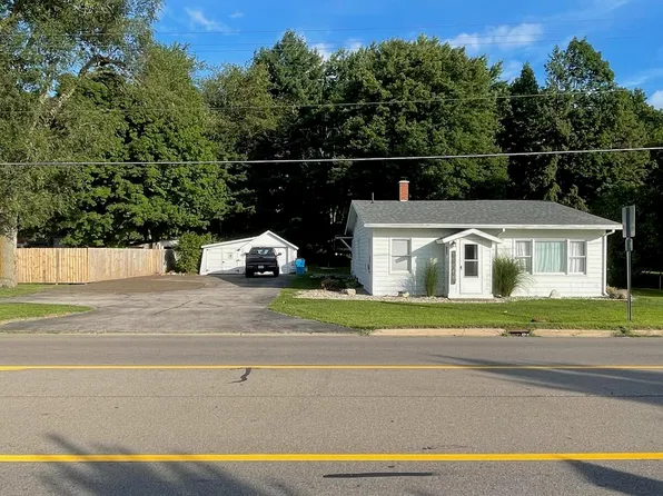 56391 M 51 S #M, Dowagiac, MI 49047