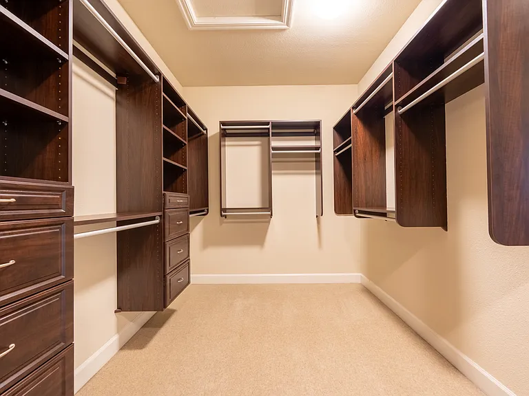 3881 Highpointe Ct — Photo 18