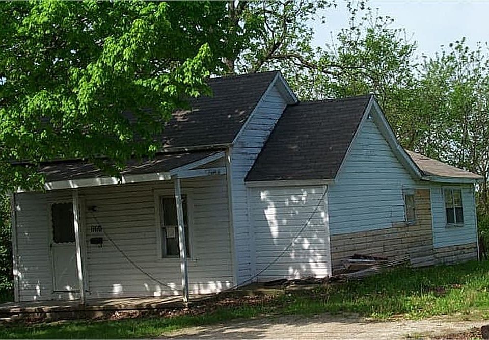 2nd image of 711 N 18th St