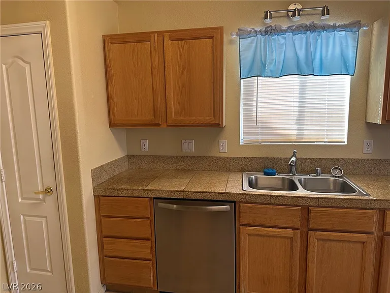 1736 Summerwood Cir — Photo 28