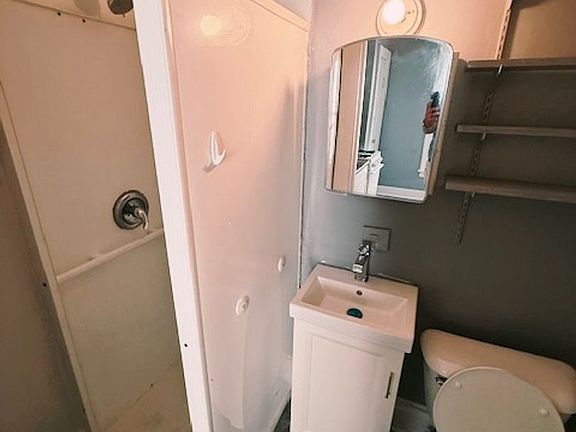 4th image of 914 Eureka St #2
