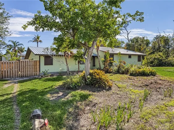 7321 Pomegranate Dr, Bokeelia, FL 33922