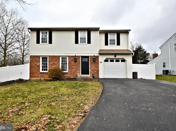321 Clymer Ave, Sellersville, PA 18960