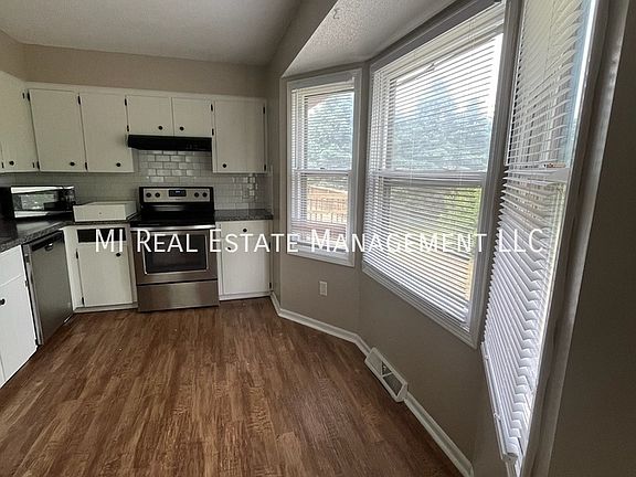 3rd image of 14745 Riley St