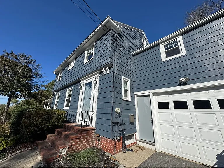 182 Margaret St — Photo 2