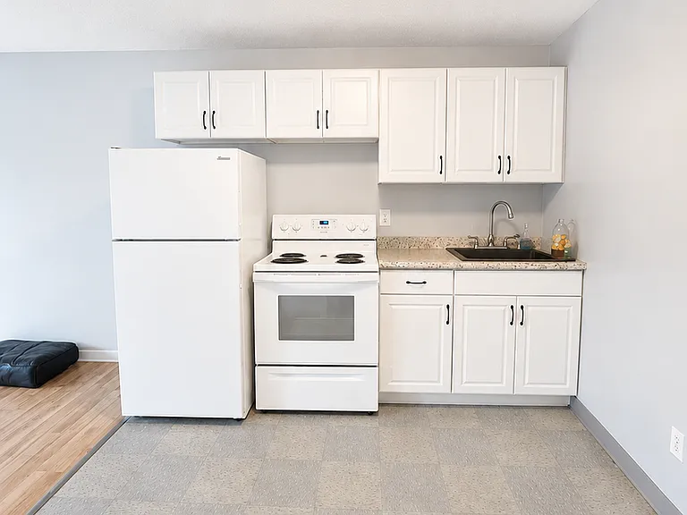 62-70 E Main St #G — Photo 5