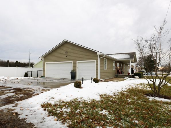 719 S 11th St, Burlington, KS 66839