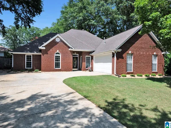 131 Oakbrooke Ln, Alabaster, AL 35007