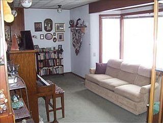 5th image of 28952 Miller Dr