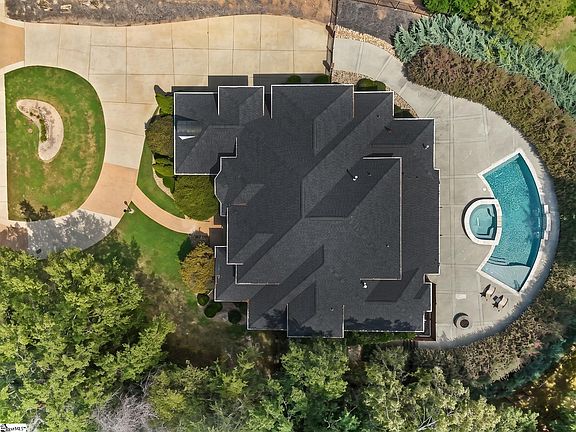 3rd image of 20 Stonebrook Farm Way