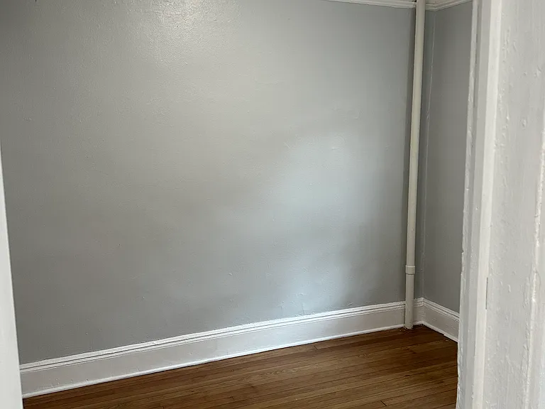 743 Newark Ave — Photo 7