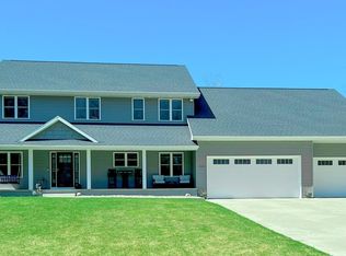 3031 Whirthington Ct, Suamico, WI 54173