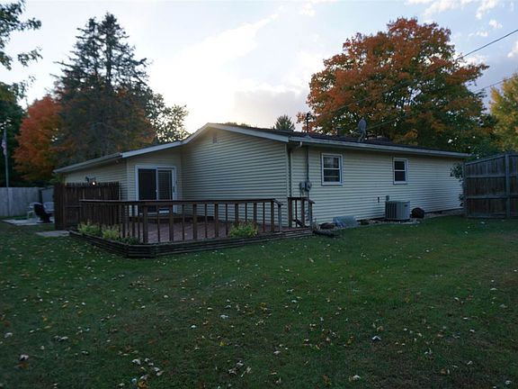 3rd image of 60336 Robin Hood Ln