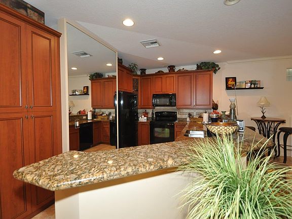 3rd image of 452 Marbella Dr