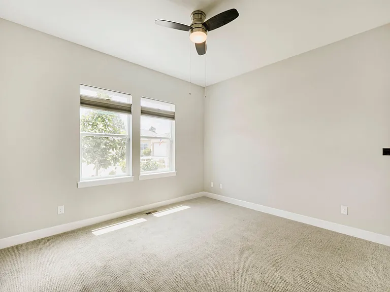 687 Easton Ct — Photo 23