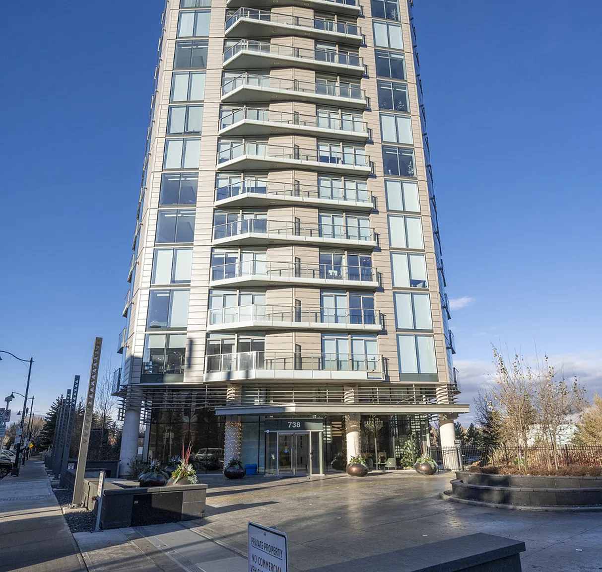 2 bed, 950 sqft, $4,600 — Photo 2