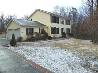 364 Cascade Dr, Effort, PA 18330