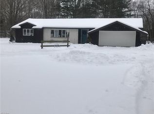 5911 Phillips Rice Rd, Cortland, OH 44410