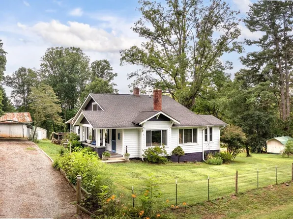 41 Lindsey Rd, Candler, NC 28715