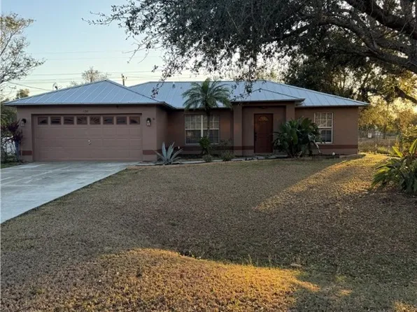 138 Zobora Cir, Fort Myers, FL 33913