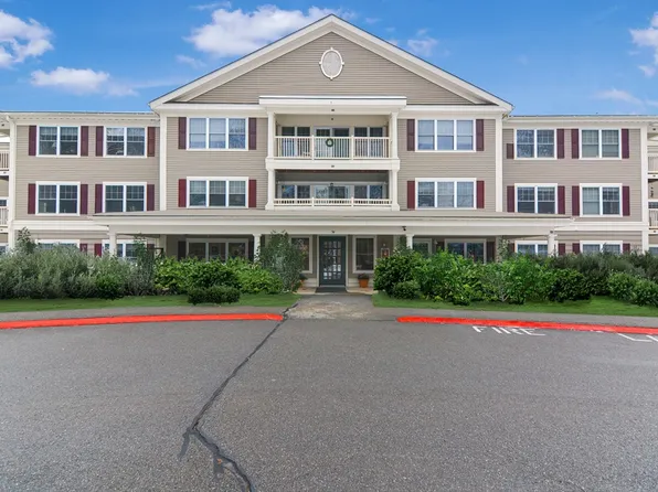 34 Meeting House Ln APT 212, Stow, MA 01775