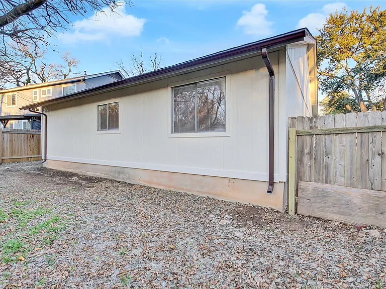 2807 Firecrest Dr — Photo 3