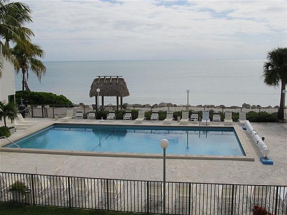 5th image of 133 Coco Plum Dr #23