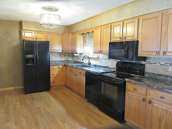 3rd image of 1010 N Howard Ave